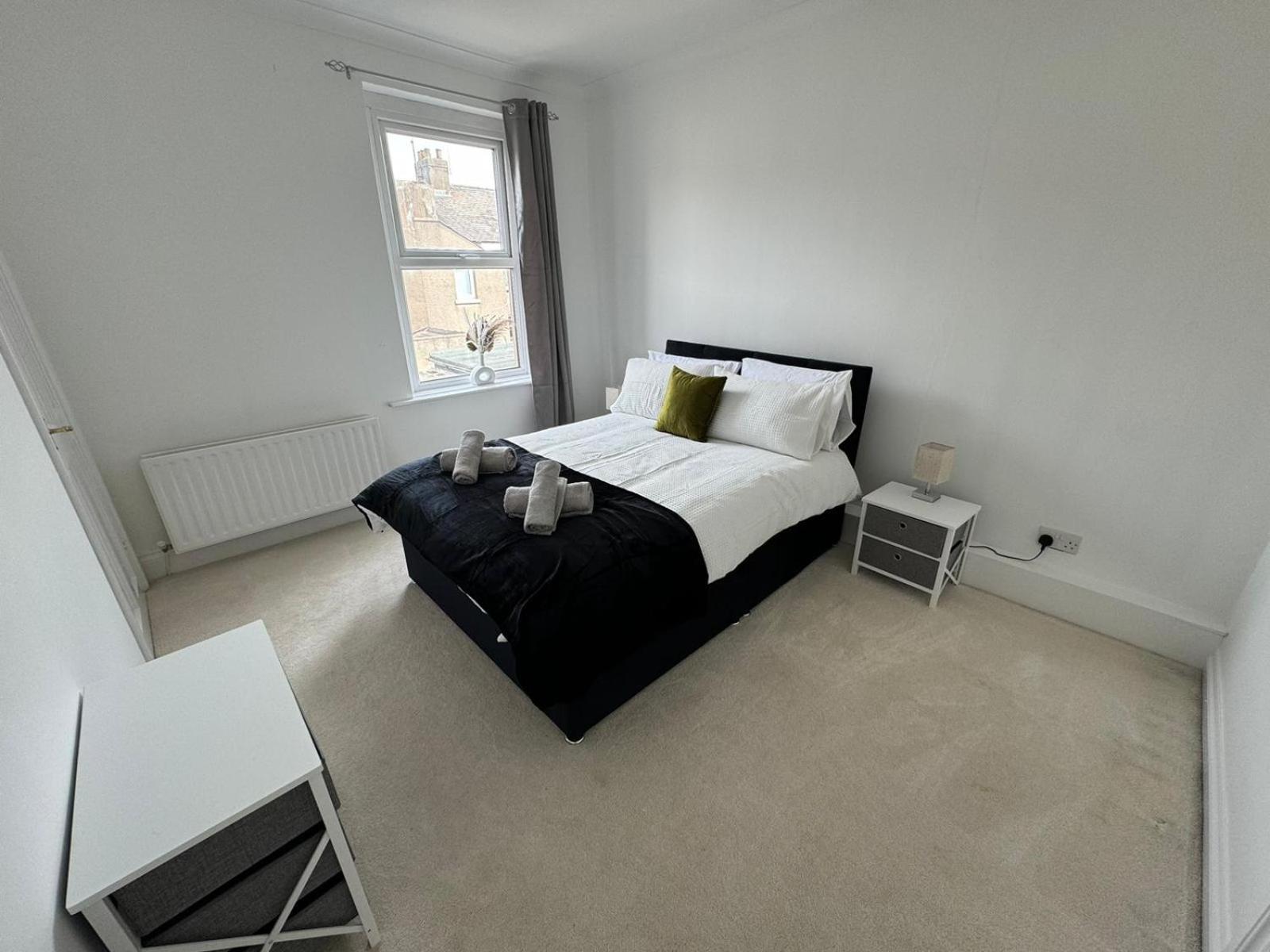 Апартаменты Cumberland House-2 Bed House Вёкингтон Экстерьер фото